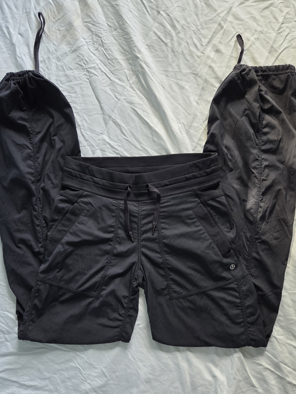 Lululemon | Studio Pant III (Tall) Size 4 - Picture 4 of 9